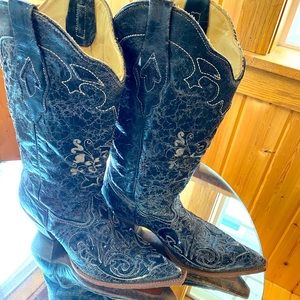 Corral Vintage western boots, worn twice.